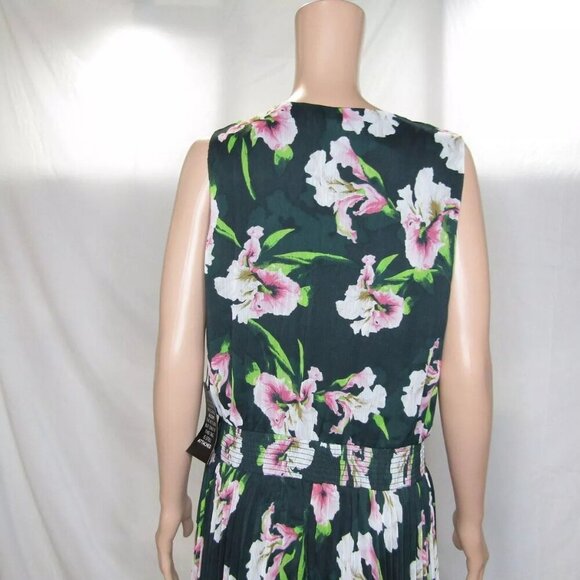 NEW WHITE HOUSE BLACK MARKET Womens Sleevless V-Neck Smocked Midi Dress Size 12 - Picture 4 of 10